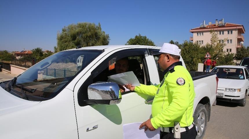 İhsaniye&rsquo;de trafikte yaya &ouml;ncelikli uygulaması