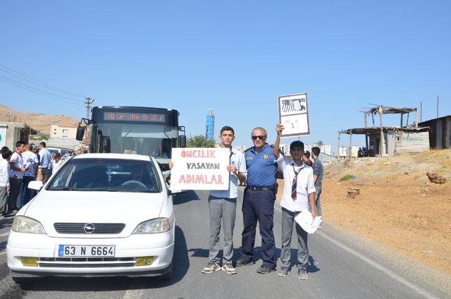 Ergani’de ‘Yaya Güvenliğinin Nöbetçisiyiz’ uygulaması