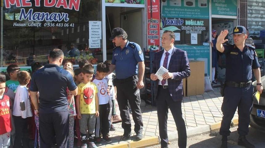 İskilip’te "Yaya Güvenliğinin Nöbetçisiyiz" uygulaması