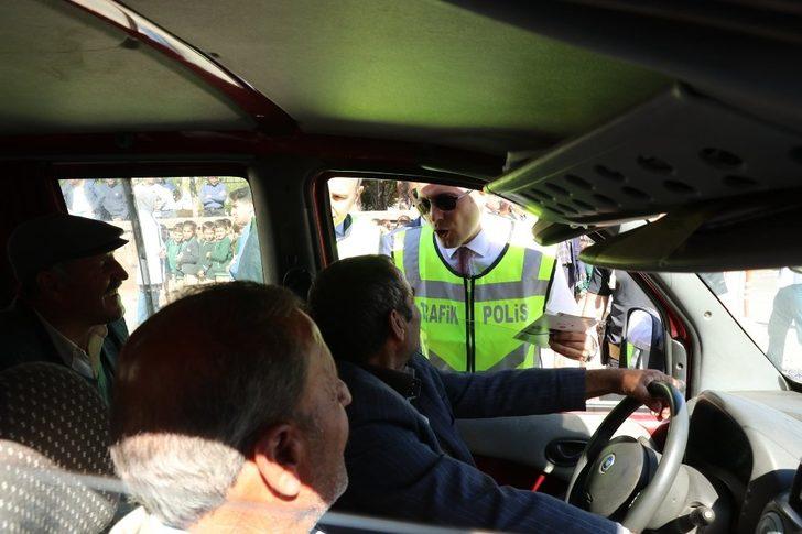 Ahlat’ta “Yaya Güvenliğinin Nöbetçisiyiz” uygulaması G3