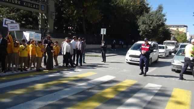 Tatvan’da yaya geçidi nöbeti uygulaması