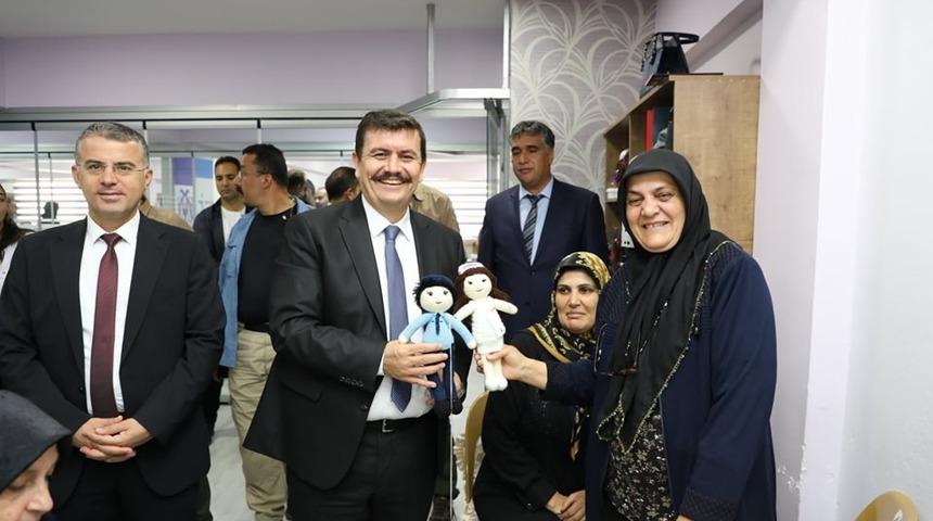 Vali Arslantaş, ERMEK’te el emeği eserleri inceledi