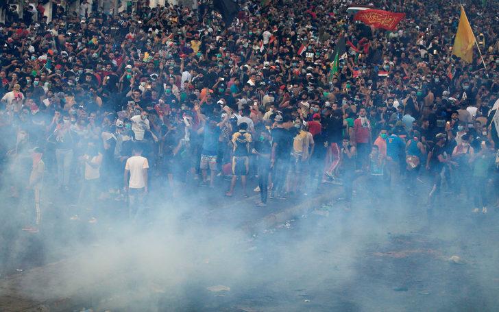 Irak'ta göstericiler bazı hükümet binalarını ateşe verdi G2