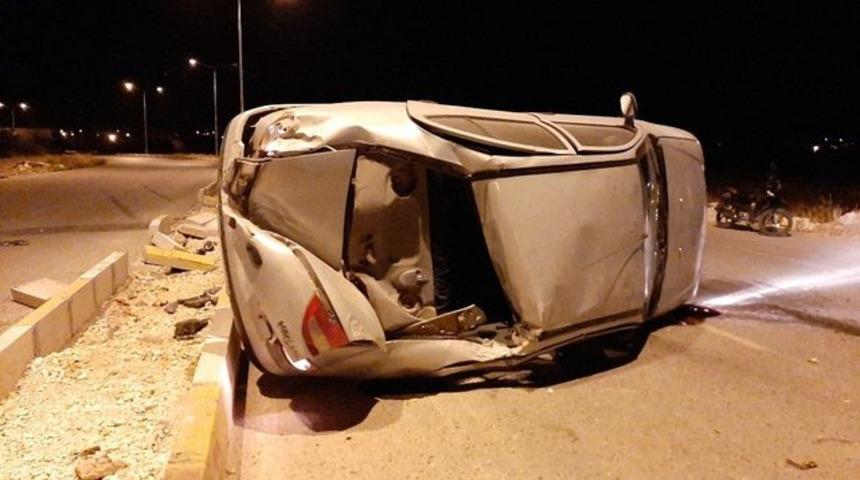 Adıyaman'da feci kaza! Ref&uuml;je &ccedil;arpıp taklalar attı!