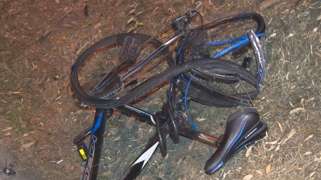 Küçükçekmece'de hafif ticari aracın çarptığı ıraklı bisikletli hayatını kaybetti 