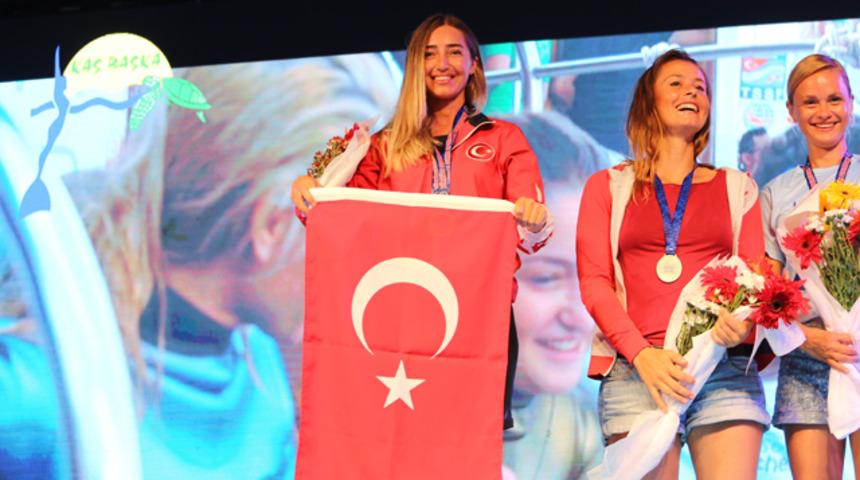 Şahika Ercümen altın madalya kazandı