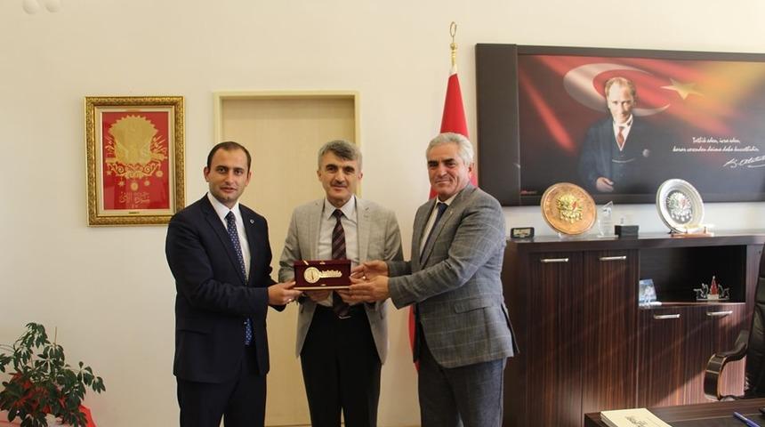 Rekt&ouml;r Uysal, Dumlupınar&rsquo;da Meslek Y&uuml;ksekokulu i&ccedil;in yer tespiti &ccedil;alışmalarına katıldı