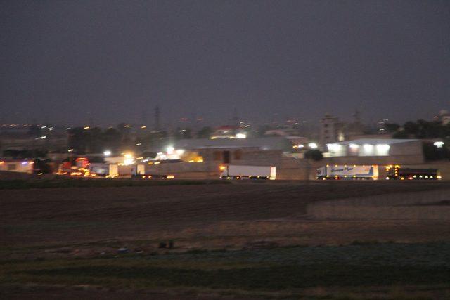 Suriye'den Irak yönüne giden ABD konvoyu görüntülendi