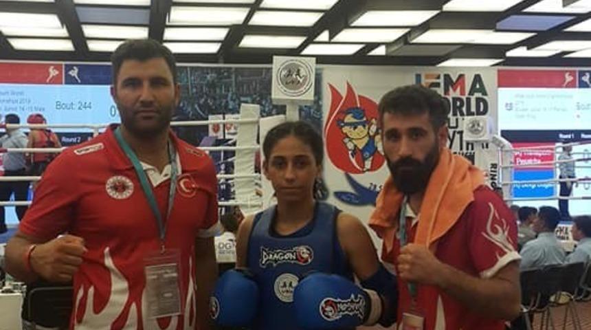 Nazlı Kaymaz Muaythai D&uuml;nya Şampiyonasında Yarı Finalde