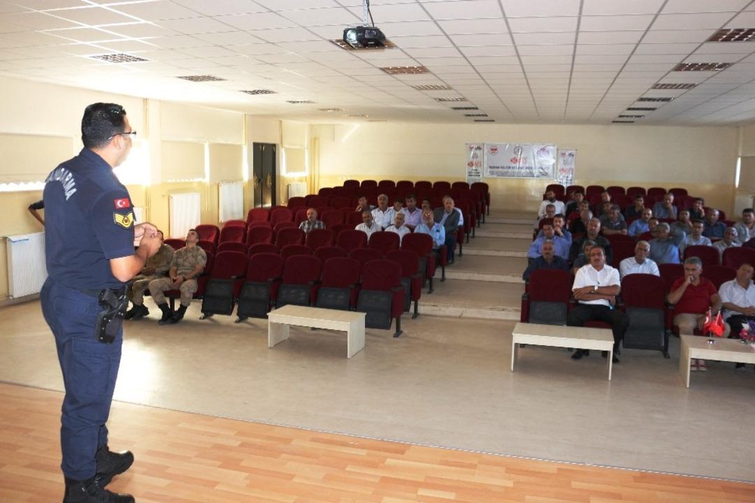 Yazıhan okul servis şof&ouml;rlerine eğitim