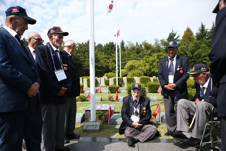 69 yıl sonra Güney Kore'ye giden gazi İlkimen, fotoğrafını görünce şaştı kaldı G3
