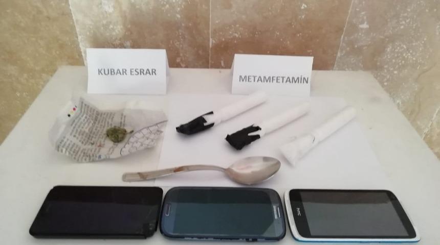 Jandarma 136 bin TL&rsquo;lik sentetik uyuşturucu ele ge&ccedil;irdi