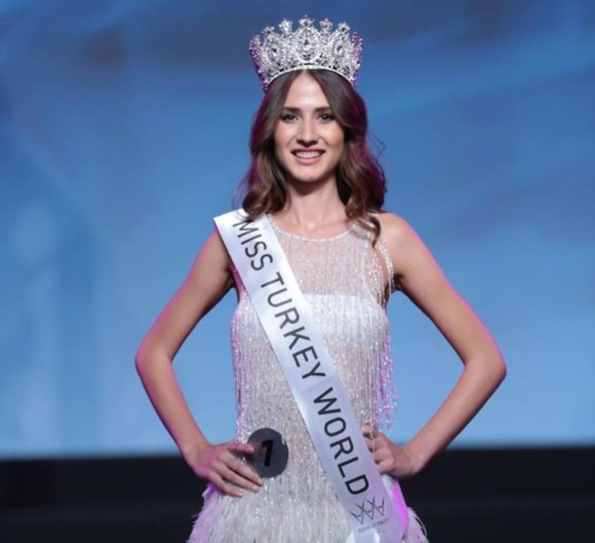 İşte Miss Turkey 2019 g&uuml;zellik yarışmasının birincisi Simay Rasimoğlu'nun doğal halleri