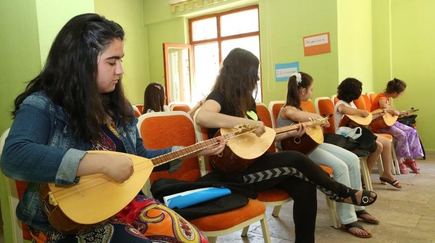 Talas’tan çocuklara sanatsal destek