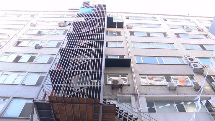 İstanbul'un çıkışı olmayan yangın merdivenleri şoke etti! G1
