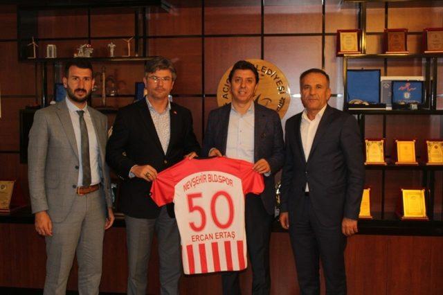 Acıgöl ve Gülşehir Belediye başkanları, Nevşehir Belediyespor’a destek verdi 2