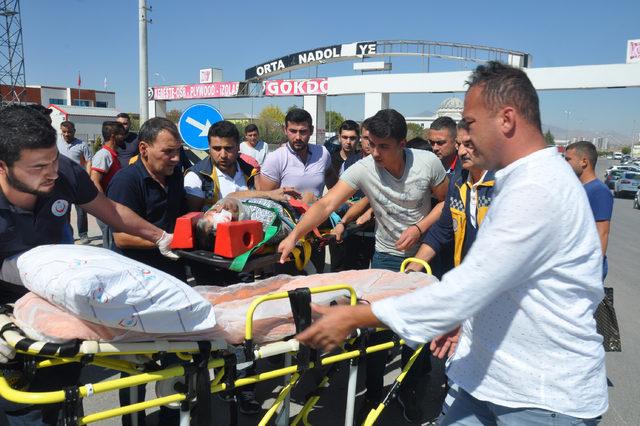 Otomobilin çarptığı bisikletli yaralandı, kadın sürücü ağladı