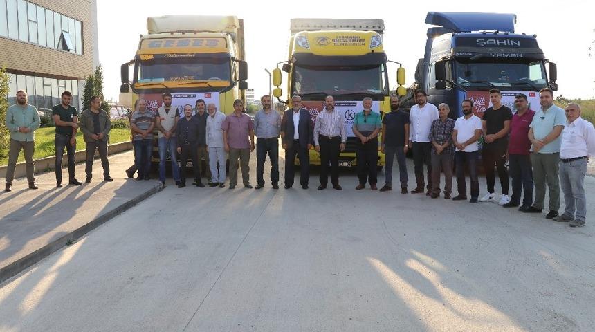 İHH 5 tır yiyecek ve giyeceği Suriye&rsquo;ye uğurladı