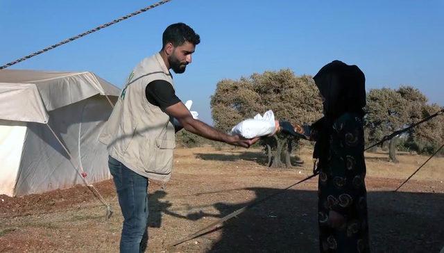 Kamplardaki 70 bin Suriyeliye sıcak yemek