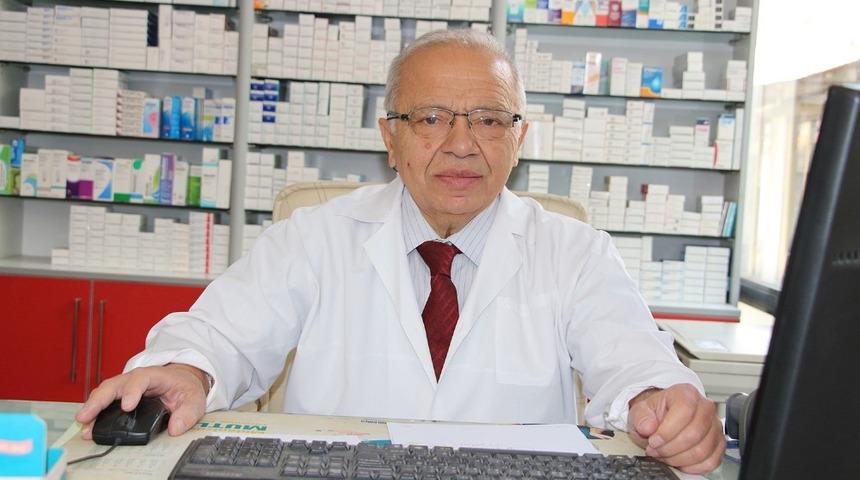 Kulalı eczacı 49 yıldır vergi rekortmenliğini s&uuml;rd&uuml;rd&uuml;