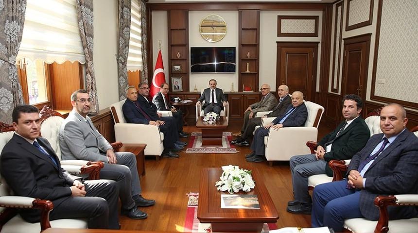 Bayburt &Uuml;niversitesi heyeti Vali C&uuml;neyt Epcim&rsquo;i ziyaret etti