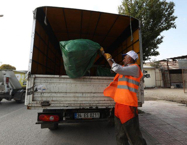 Yükümlüler, Van Gölü'ne dökülen derelerde temizlik yaptı