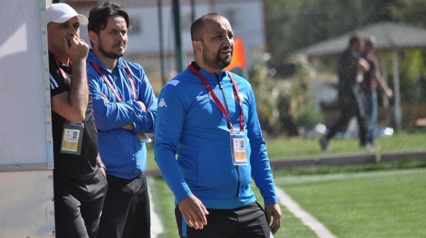 Yahyalıspor Teknik Direktörü Erkan Demirel