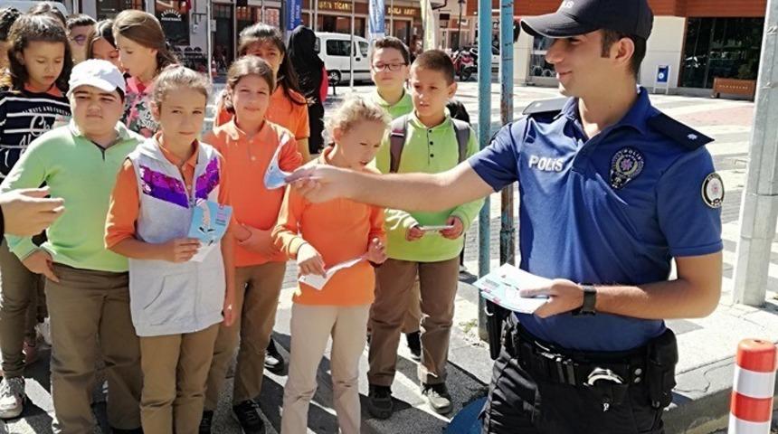 Pazaryeri’nde yaya güvenliği nöbeti