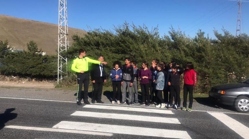 Çıldır’da "Yaya Güvenliği Nöbetçisiyiz" etkinliği
