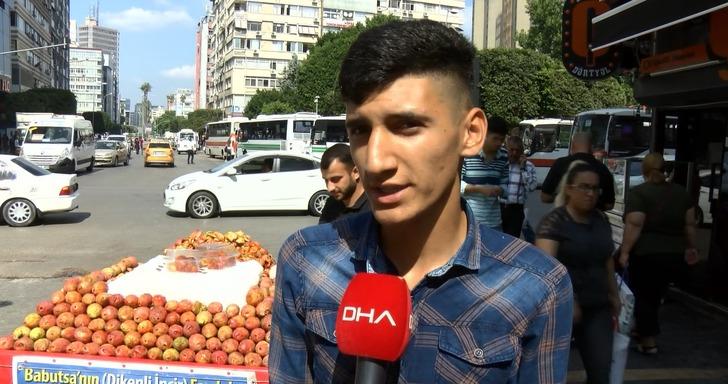 Zabıta seyyar satıcının incirlerini döktü, vatandaşlar zabıtaya incir attı G5