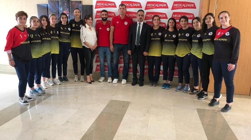 ESYSK ile Medical Park Hastanesi arasında sağlık sponsorluğu protokol&uuml;