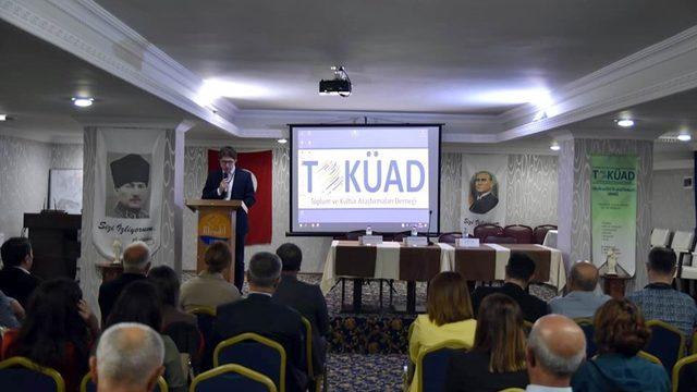 Uluslararası Toplum ve Kültür Araştırmaları Sempozyumu Edremit’te başladı