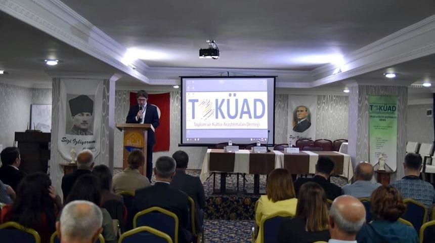 Uluslararası Toplum ve K&uuml;lt&uuml;r Araştırmaları Sempozyumu Edremit&rsquo;te başladı