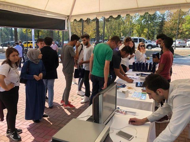 Üniversitelilere sıcak karşılama