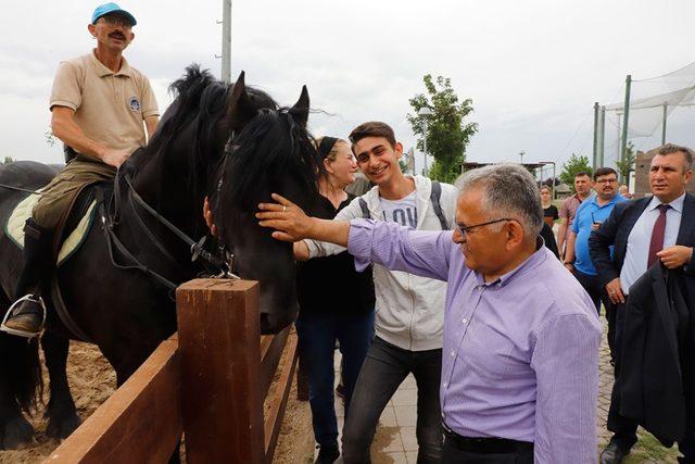 Hayvanları Koruma Günü’nde hayvanat bahçesi ücretsiz