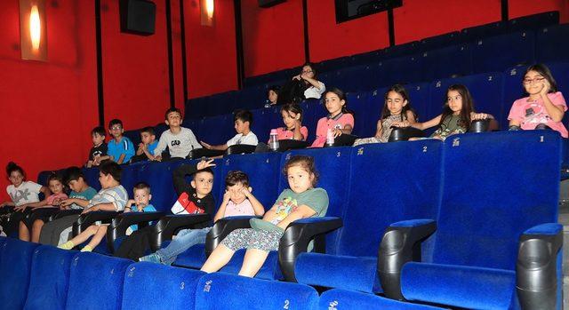 Minikler Pamukkale Belediyesi sayesinde sinemayla tanıştı
