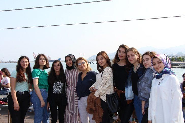 Üniversite öğrencileri gemiyle Samsun’u gezdi G5