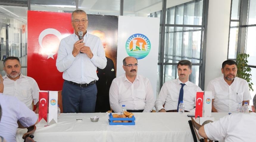 Başkan Tarhan, din g&ouml;revlileri ve imamlarla bir araya geldi