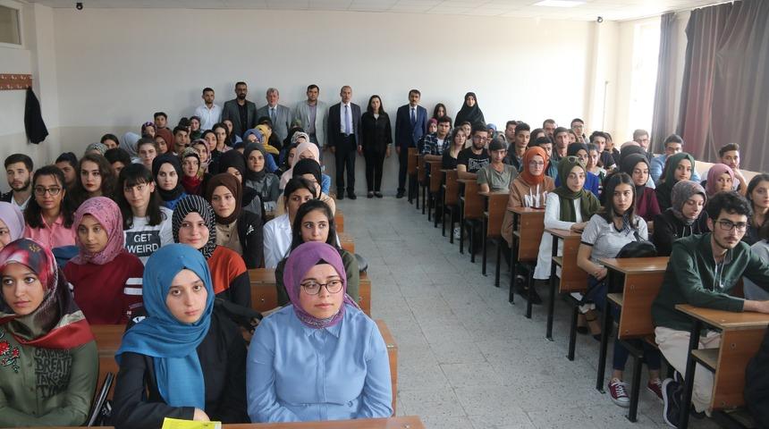 Cumhuriyet &Uuml;niversitesi'nde 'Engellilerin D&uuml;nyası' dersi