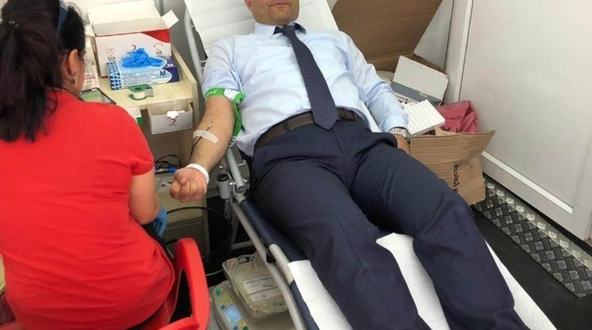 Kulu Kaymakamı Budan&rsquo;dan kan bağışına destek