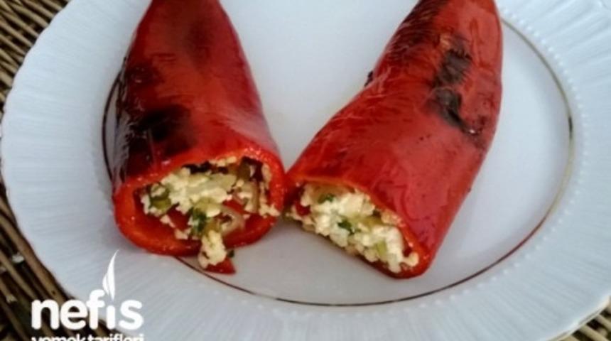 Peynirli Kırmızı Biber Dolması