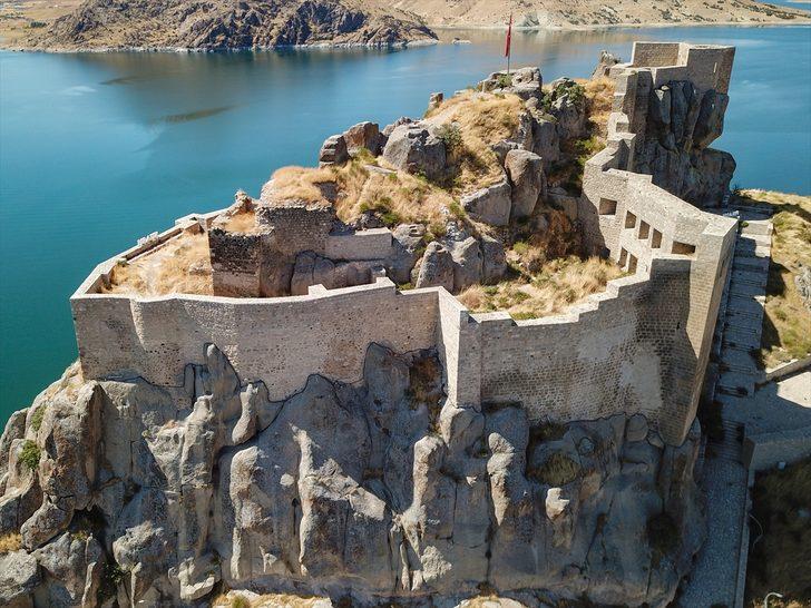 Pertek Kalesi birçok medeniyete ev  sahipliği yapıyor G3