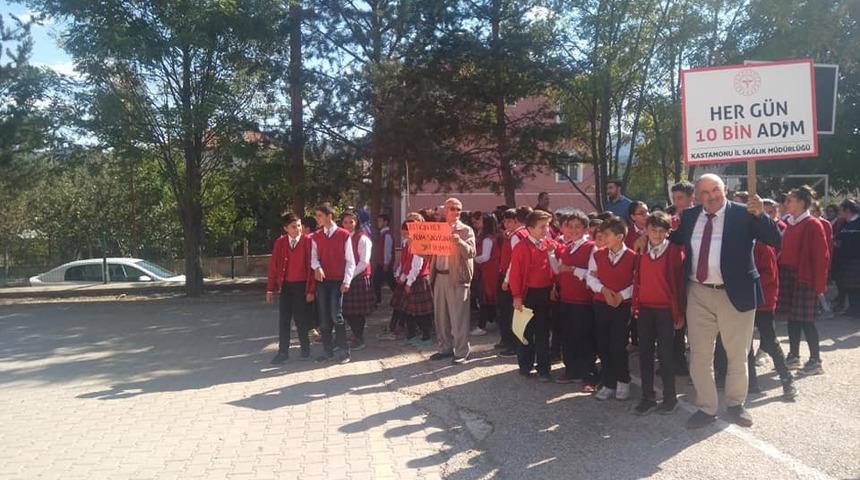 Daday&rsquo;da &ouml;ğrenciler kalp sağlığı i&ccedil;in y&uuml;r&uuml;d&uuml;