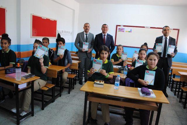 Öğrencilere tasarruf bilinci için ’Bütçe defteri’