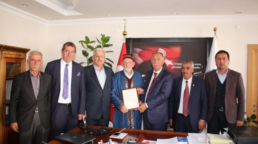 Ahilik beratını Oltu Belediyesi&rsquo;nde verdi