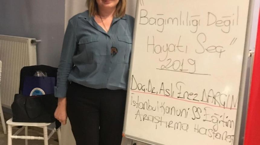 Dr. Darçın, bağımlılığın insan hayatına etkisini anlattı