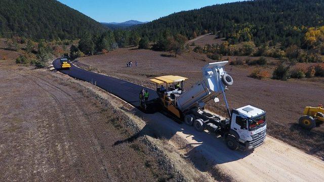 Uzun, “Sıcak asfaltın 40 kilometresini bitirmiş bulunmaktayız”