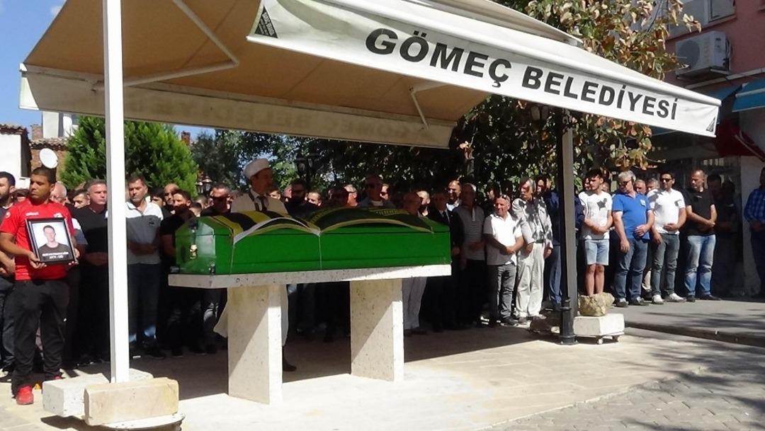 (&Ouml;zel) 40 yaşındaki futbolcunun organları 5 kişiye umut oldu