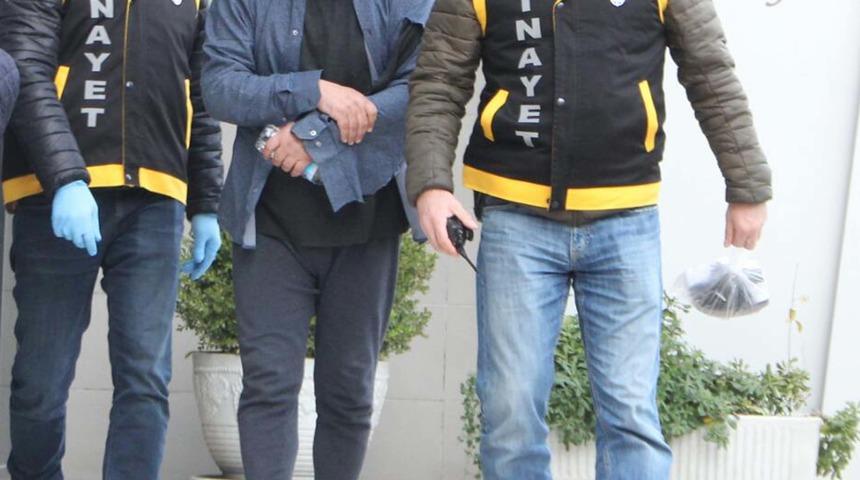 Arkadaşının boğazını keserek &ouml;ld&uuml;ren sanığın akli dengesi araştırılacak