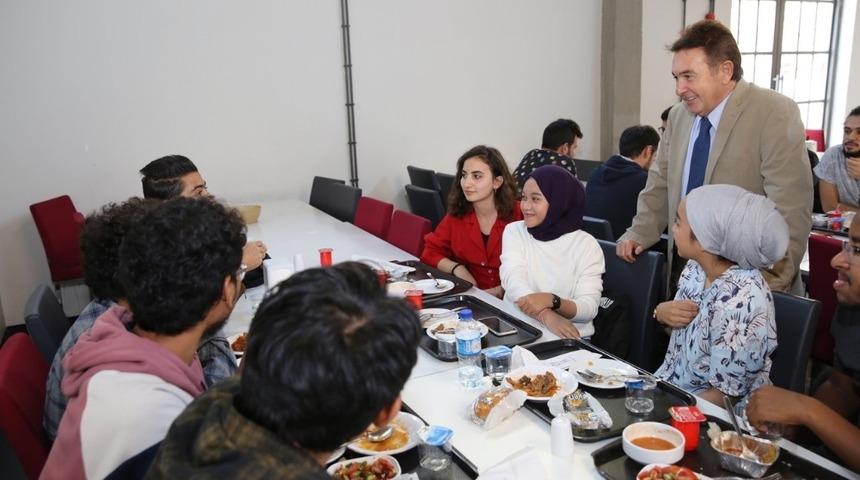 AG&Uuml;&rsquo;de &Ouml;ğrenci buluşmaları